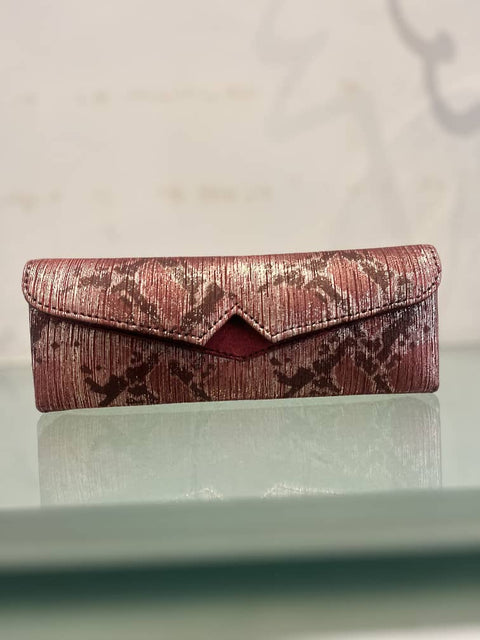 Box clutch elongated