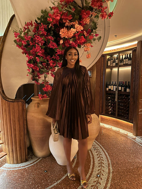 Iman plisse Cape mini dress dark chocolate